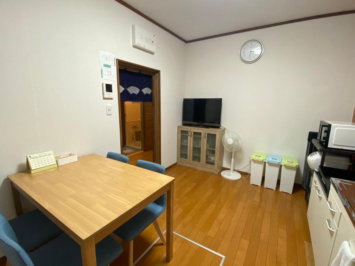 Отель Kix House Waraku III 和楽三号館 Идзумисано Экстерьер фото
