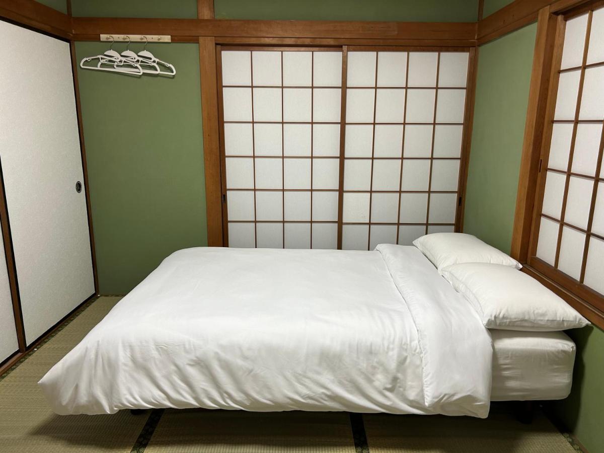 Отель Kix House Waraku III 和楽三号館 Идзумисано Экстерьер фото