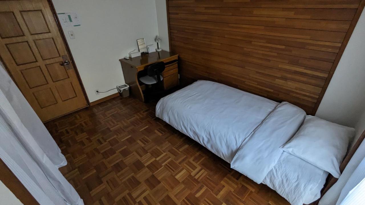 Отель Kix House Waraku III 和楽三号館 Идзумисано Экстерьер фото