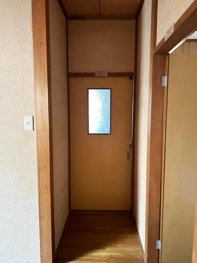 Отель Kix House Waraku III 和楽三号館 Идзумисано Экстерьер фото